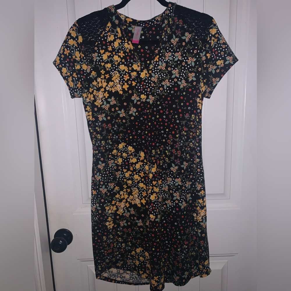 Women’s Summer Dress. Smoke free pet free. Cute and Sassy. Can dress up or down.